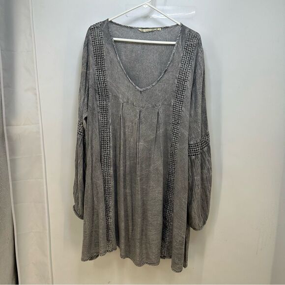 Anandas Collection Size 2X Gray Boho Festival Top with Cut-Out Embroidery - Picture 1 of 9